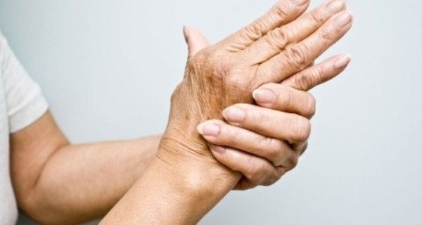 Cảnh giác với hiện tượng tê bì tay chân khi ngủ